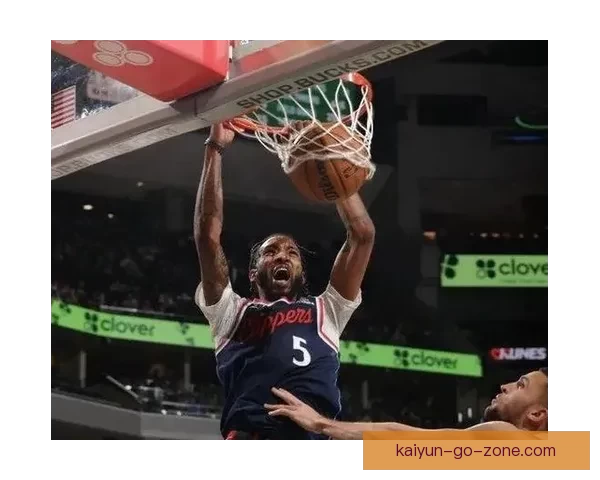 快船一度领先46分大胜雄鹿 小卡单场得分突破20+升队史第4位